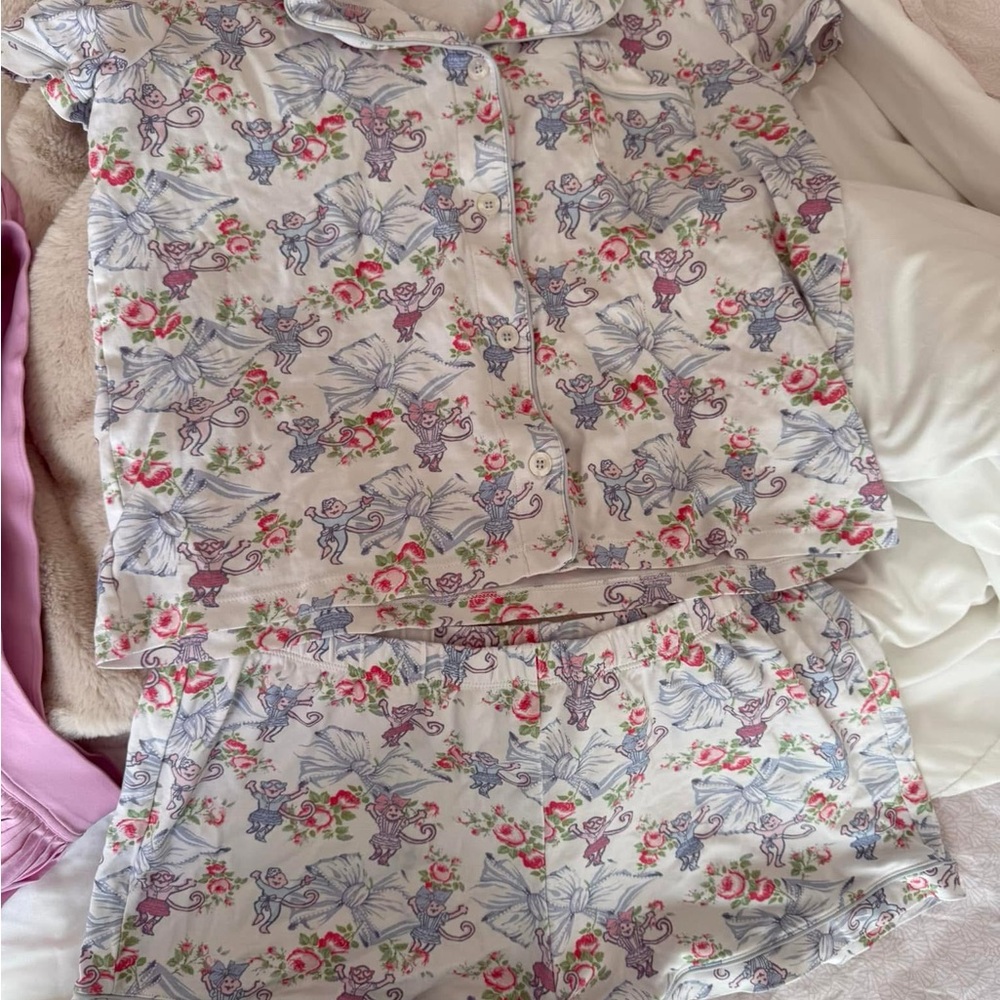 Roller rabbit x love shack fancy pajama short set. Size XL.